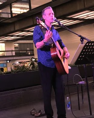 Adam Pascal Pop concert