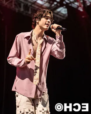 Aidan Bissett Pop concert