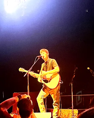 Andrew Cushin Pop concert