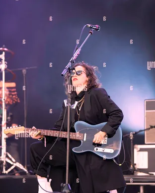 Anna Calvi Pop concert