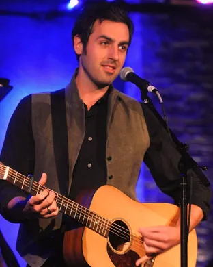 Ari Hest Alternative concert