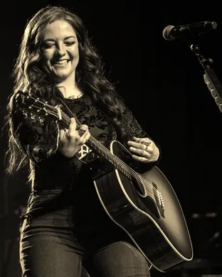 Ashley McBryde Country concert