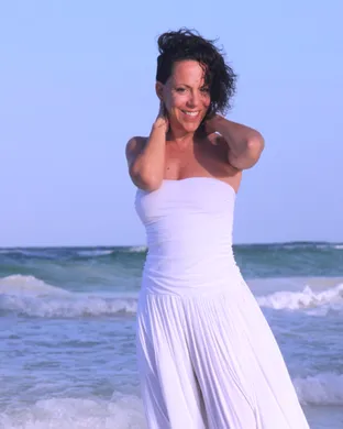Bebel Gilberto Latin concert