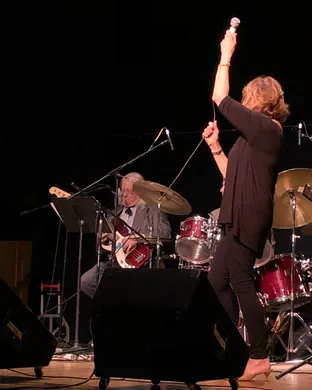 Ben Nichols Pop concert