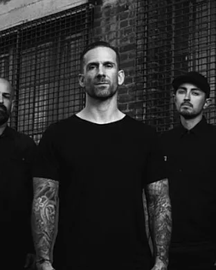 Bleeding Through Hard concert