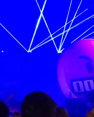 Brutalismus 3000 Techno concert
