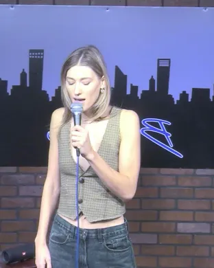 Caroline Baniewicz Comedy concert