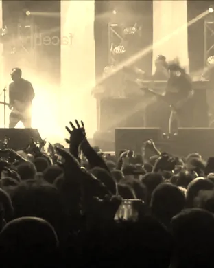 Deftones Pop concert