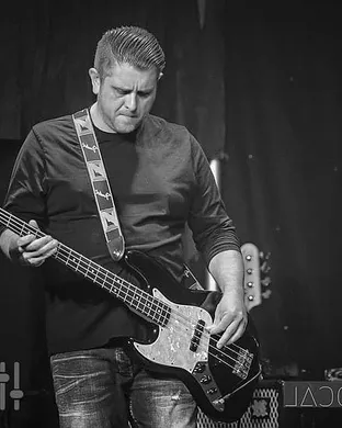 Dirty Deeds Festival concert