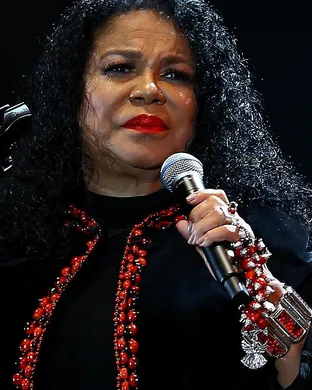 Eva Ayllon Latin concert