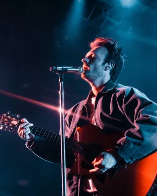 Finneas Pop concert
