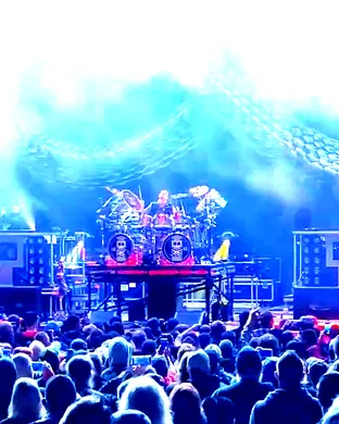 Five Finger Death Punch Alternative concert