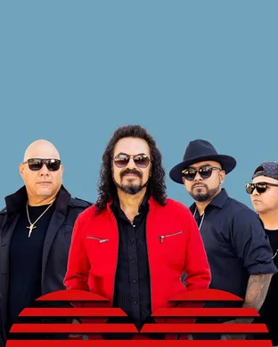 Industria del Amor Latin concert