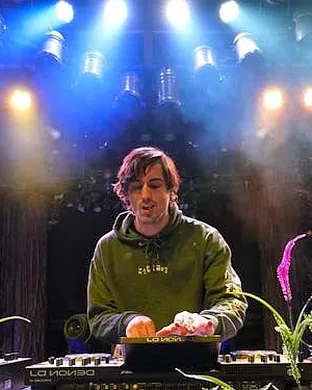 Jade Cicada Festival concert