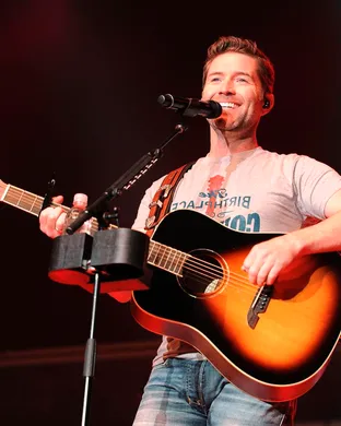 Josh Turner Country concert