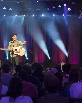 JR De Guzman Comedy concert