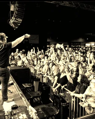 Kameron Marlowe Country concert