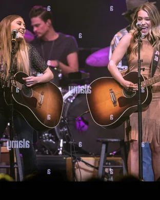 Maddie and Tae Country concert