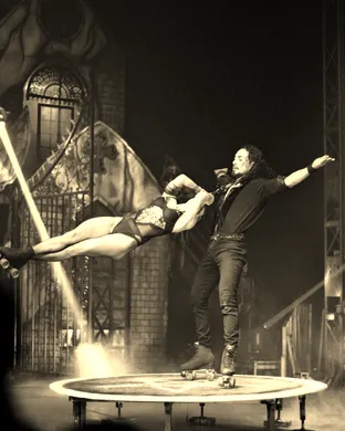 Paranormal Cirque Circus concert