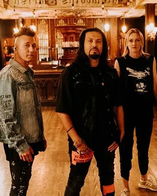 Pop Evil Pop concert