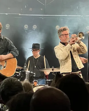 Skydiggers Country concert