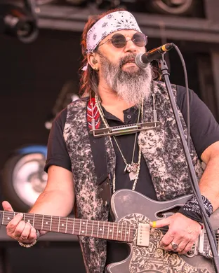 Steve Earle Country concert