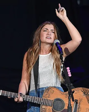 Tenille Townes Country concert