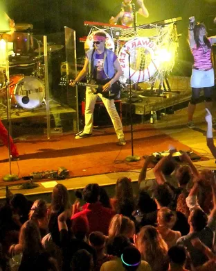 The Legwarmers Pop concert