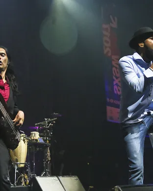 Thievery Corporation Techno concert