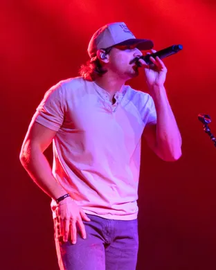 Tucker Wetmore Country concert