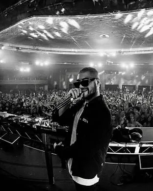 Wax Motif Techno concert