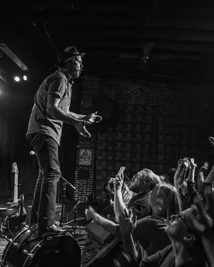 William Elliott Whitmore Alternative concert